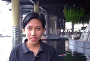 ilvi, salah seorang siswi penerima beasiswa PT RTF