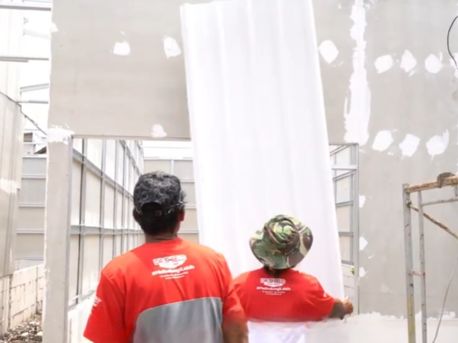 Komitmen Sosial Roof To Floor